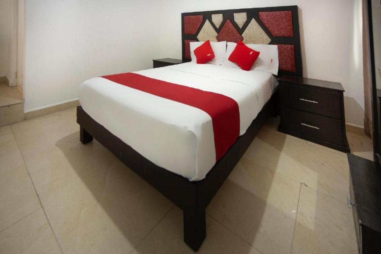 Hotel Alemco מונטריי מראה חיצוני תמונה